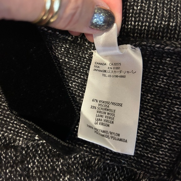 Escada size 42 cardigan (estimate size Large) - Picture 7 of 8